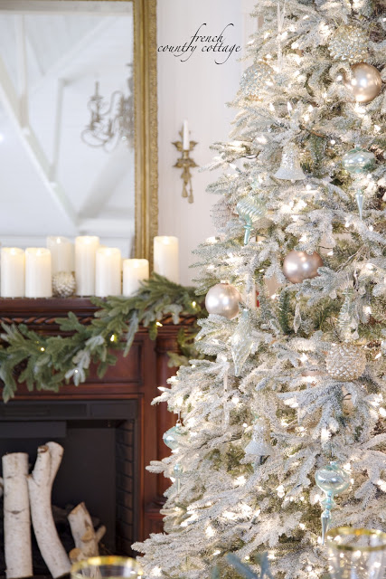 Christmas tree with pastel ornaments