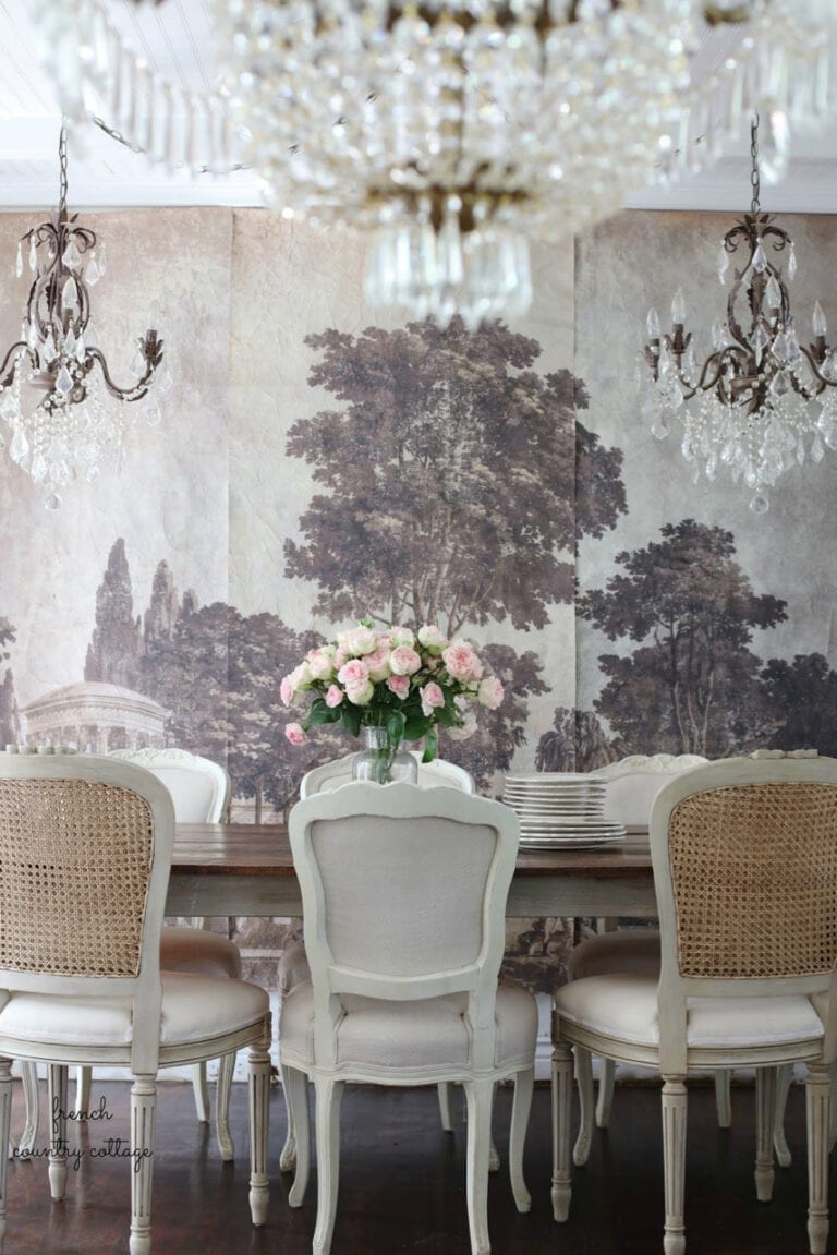 12 beautiful wall covering ideas for a French feeling French Country Cottage