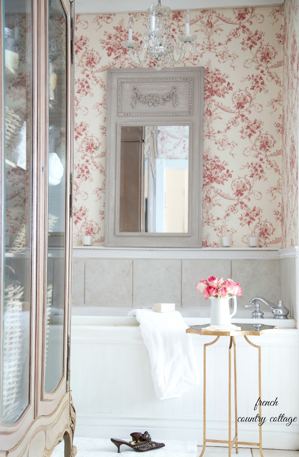 12 beautiful wall covering ideas for a French feeling French Country